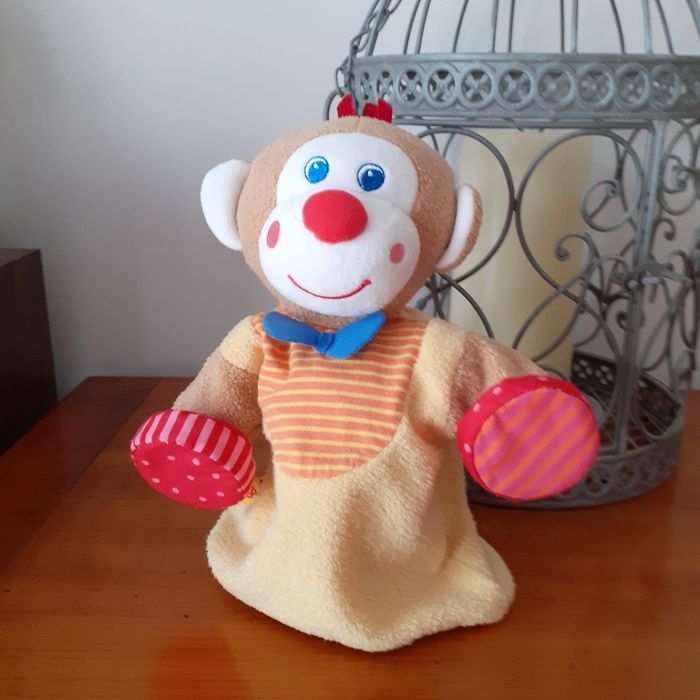 Haba: Doudou-marionnette "Petit Singe aux tambourins " - photo numéro 2