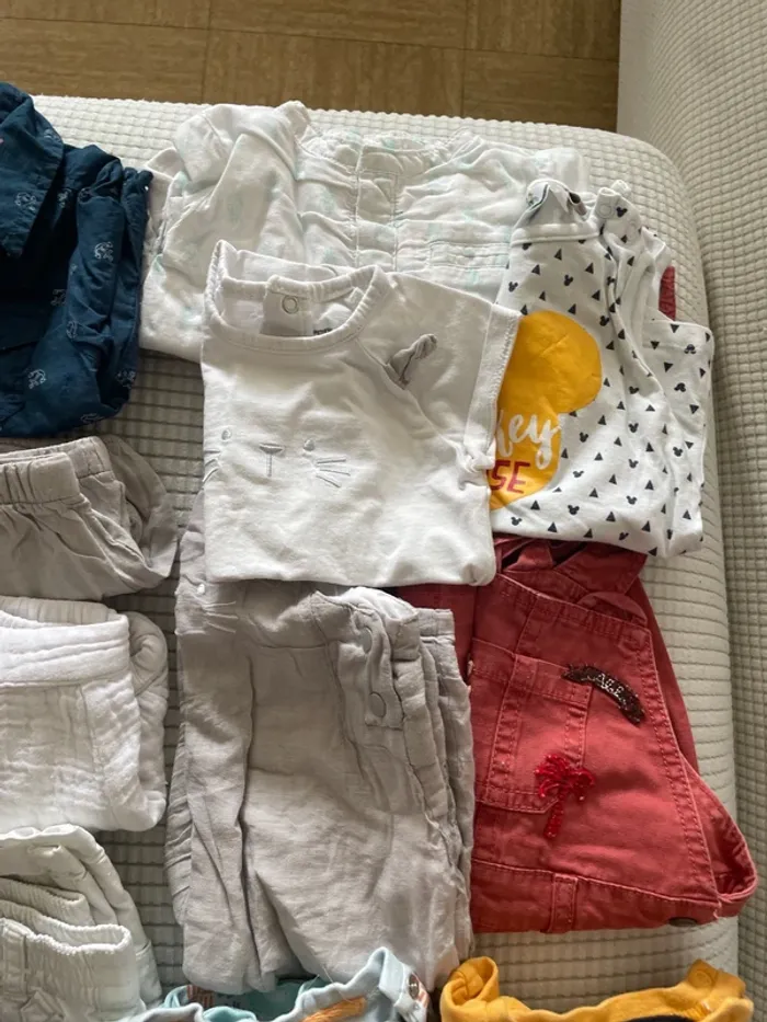 Gros lot vêtement. 6 mois été - photo numéro 5