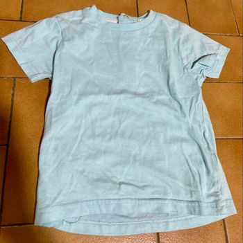 Tshirt couleur bleu clair taille 23 mois