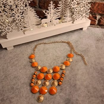 Collier orange et doré ras de cou