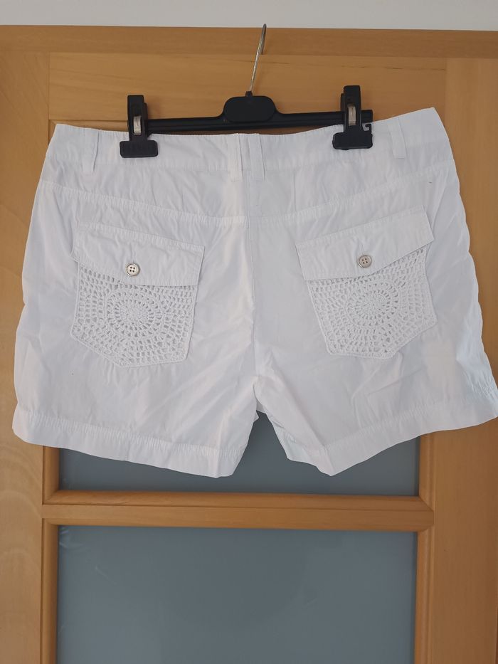 Short femme 46 - photo numéro 2