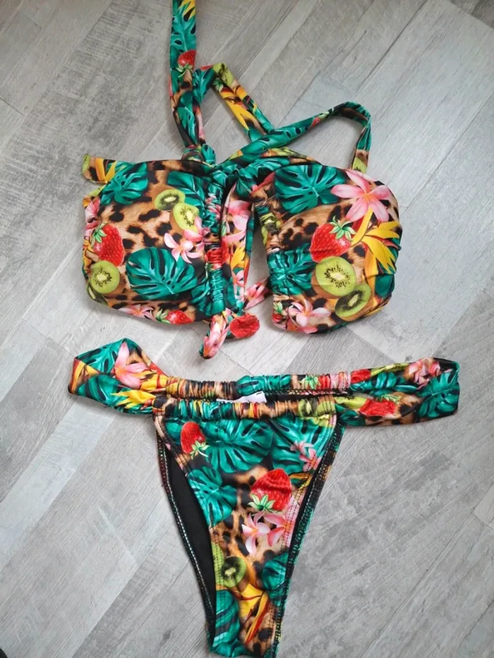 Maillot coloré 2pces brassière et tanga
