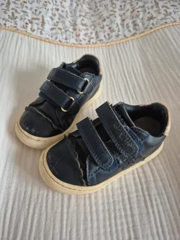 Basket en cuir bleu marine p22 vertbaudet