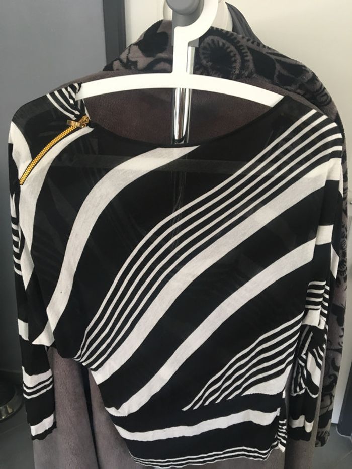 Haut blouse noir et blanc - photo numéro 2