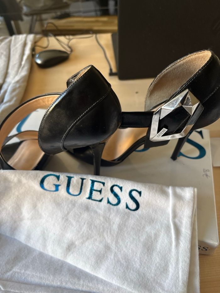 Sandales à talons GUESS - Femme - Taille 38 38 • Très bon état • GUESS - photo numéro 3