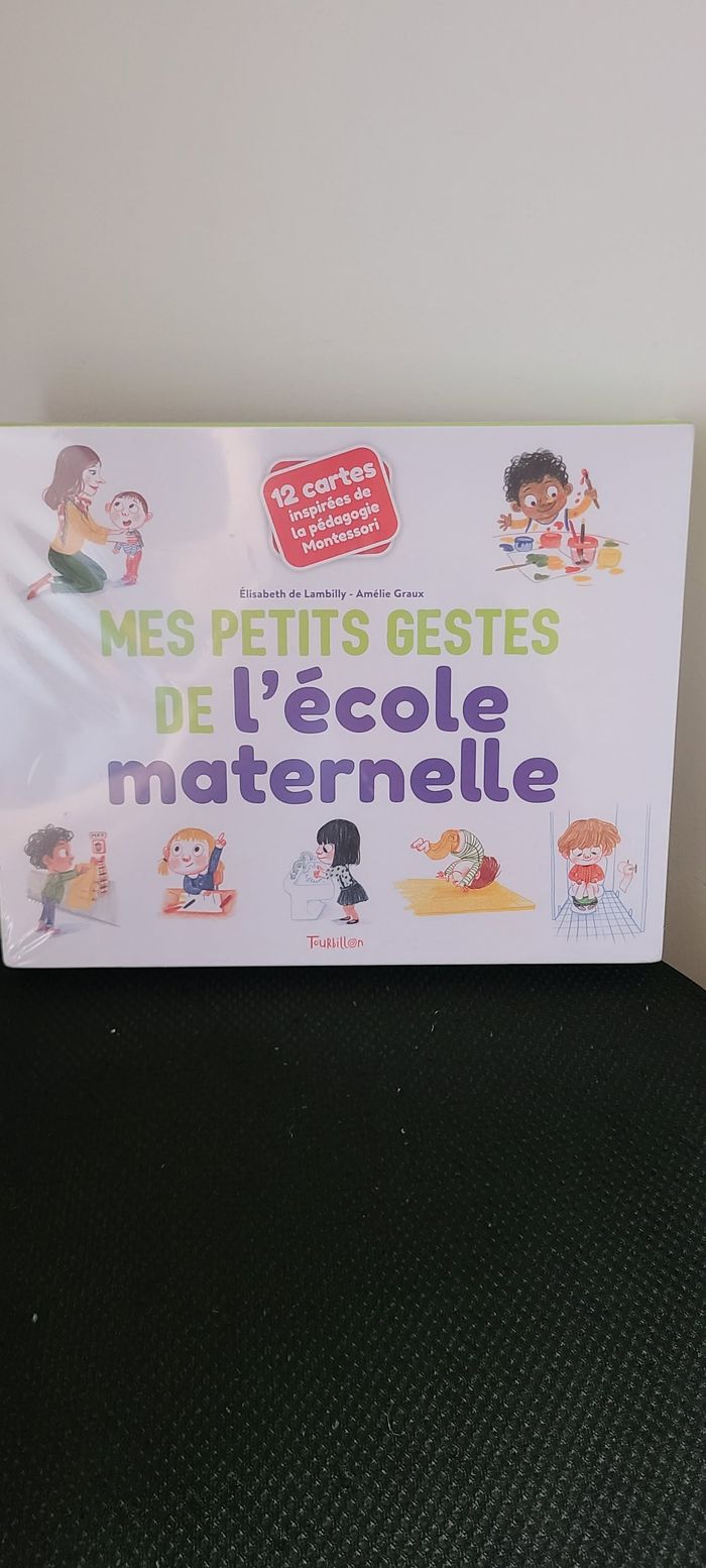 12 petits gestes éducatifs illustrés inspirés de la pédagogie Montessori - photo numéro 2