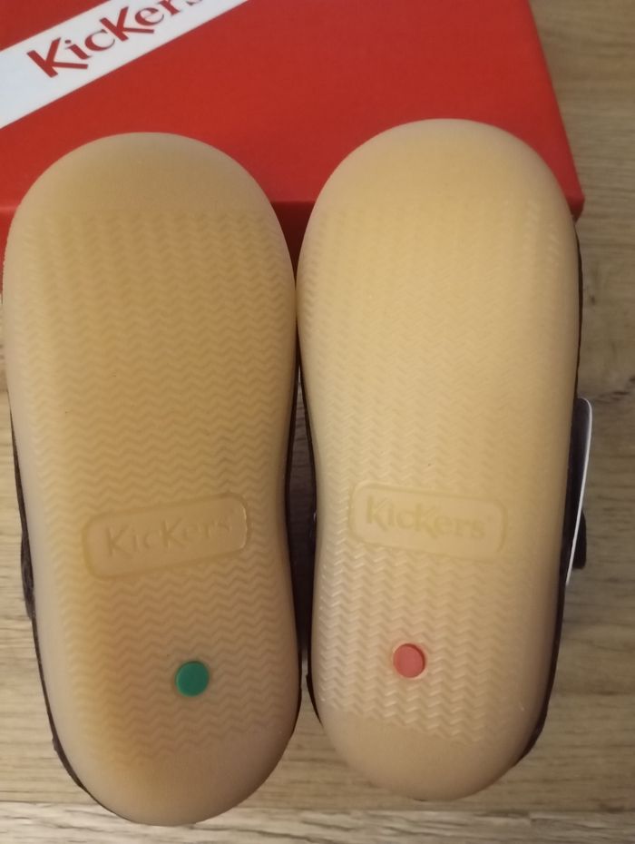 Kickers neuves mixte en taille 24 - photo numéro 4