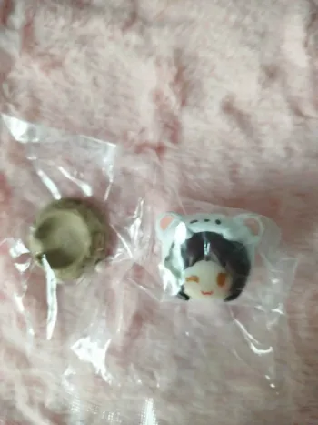 Figurine 1 heaven official's blessing / tian guan ci fu