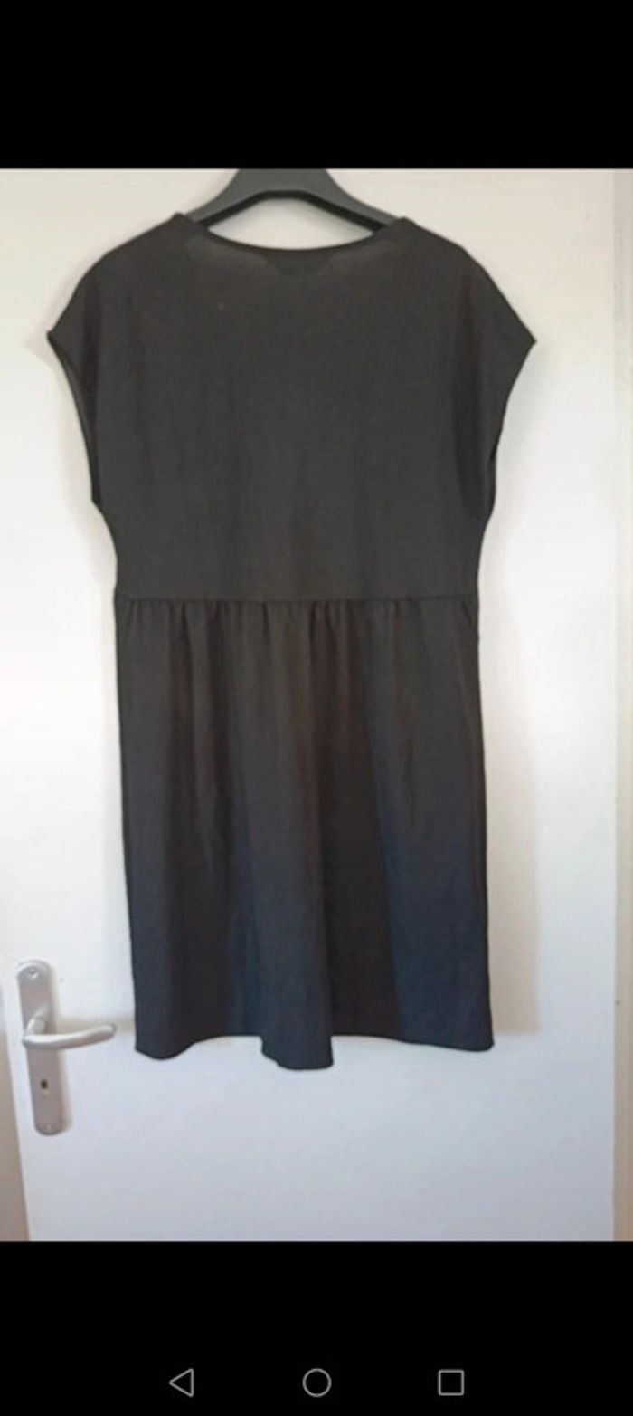 Robe noire - photo numéro 3