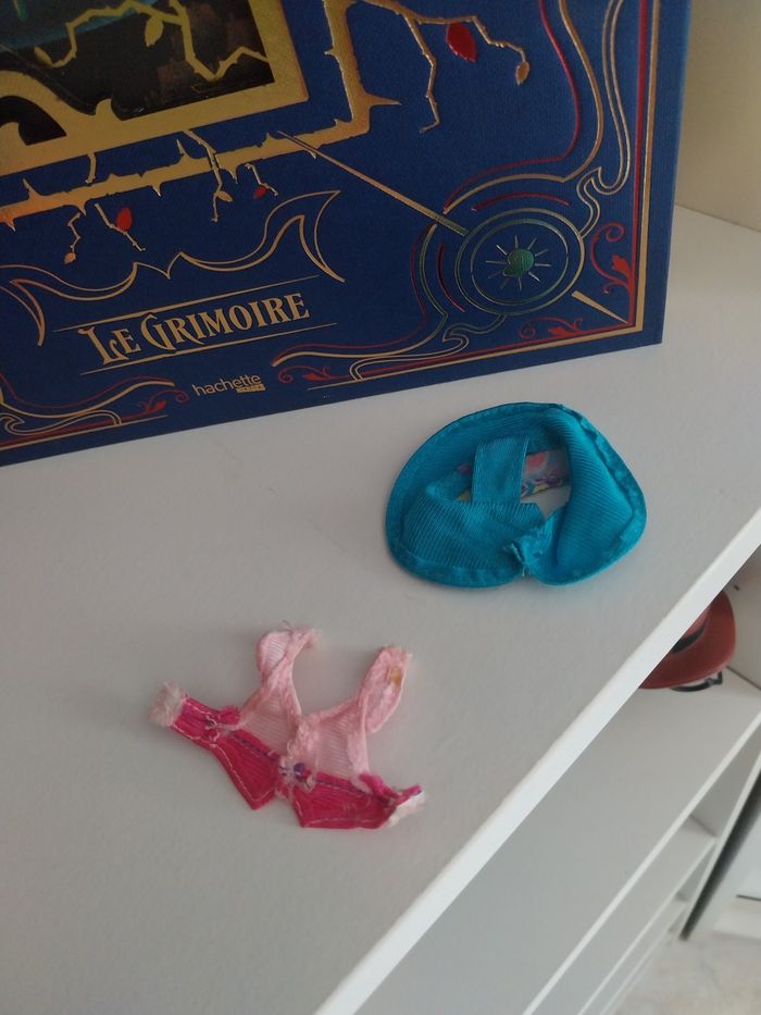 Poupée Bloom Flutter Magic Winx Club 2006 Rainbow Mattel Très rare avec socle - photo numéro 4