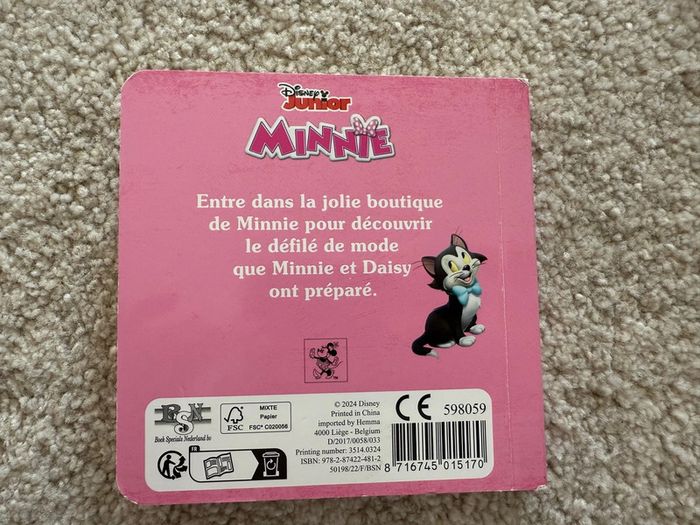 Donne livre en dur Minnie Disney 🌻 - photo numéro 3