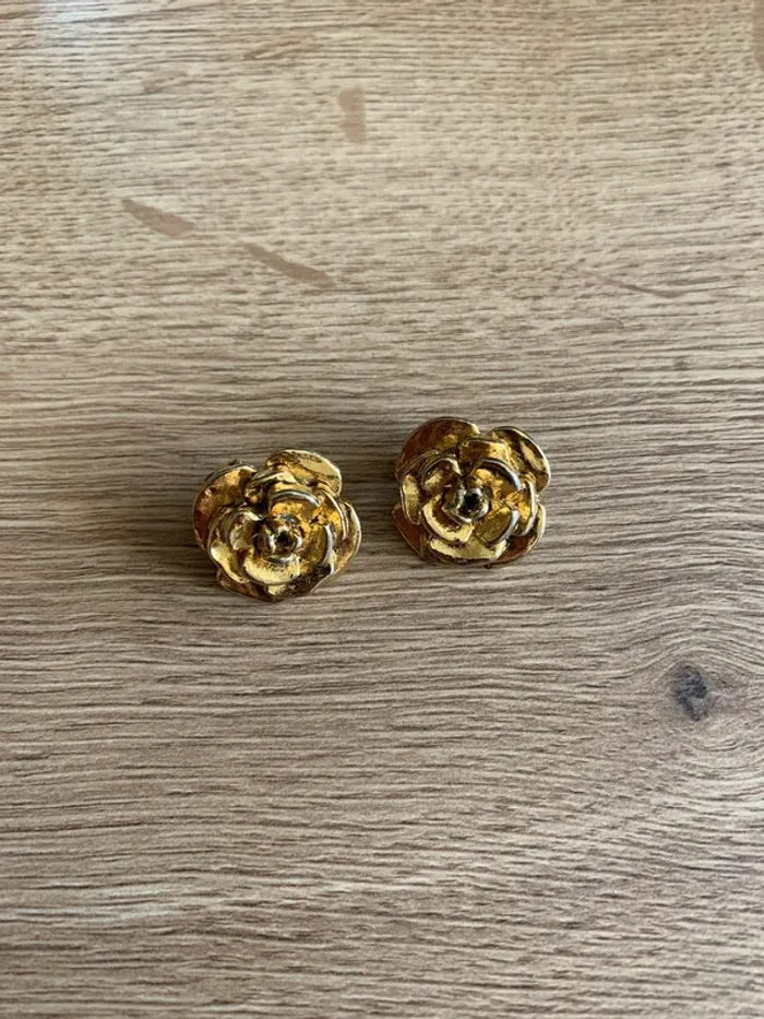 Boucles D oreilles vintage camélia