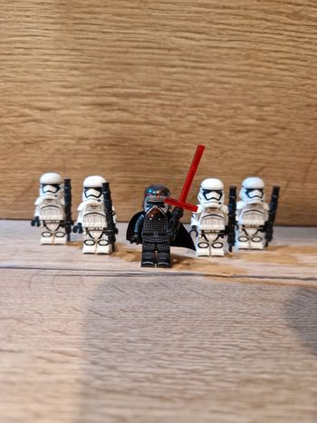 Figurines type lego Sith Kylo Ren + 4 stormtroopers star wars