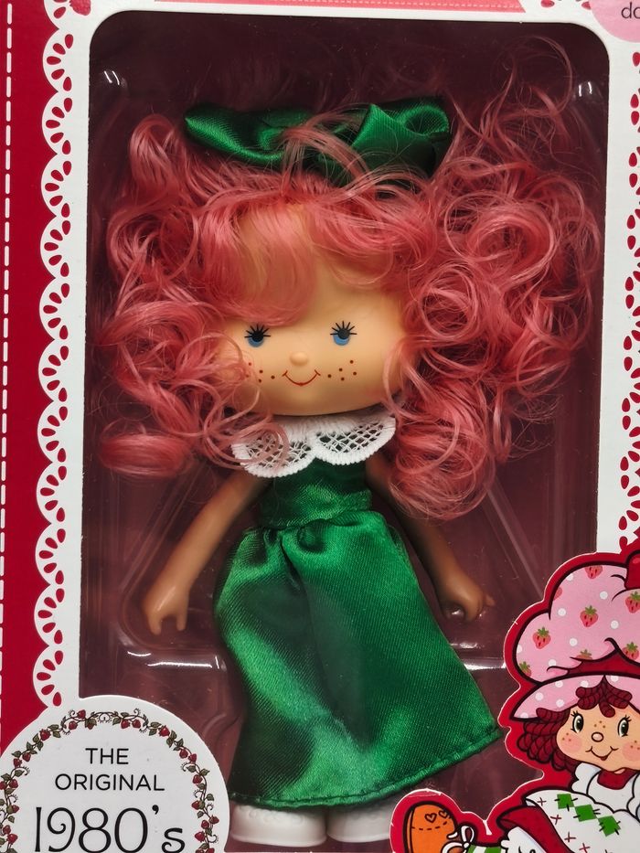 Adorable poupée Charlotte aux Fraises n° 50 - photo numéro 2