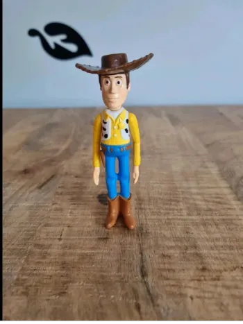 Figurine woody toy story bras articulé