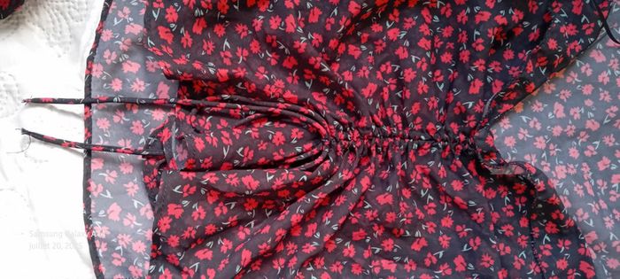Blouse en voile col en V imprimé fleurs noir et rouge femme M bershka - photo numéro 14