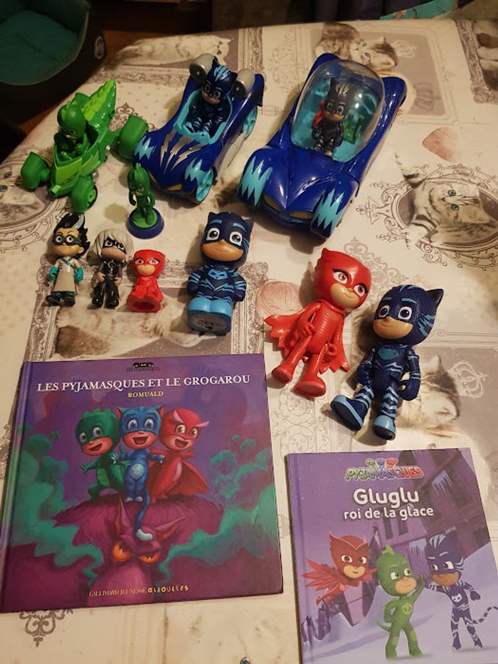 Lot véhicule PJ Masks Mission Pyjamasque Gekko mobile Yoyo voiture sonore + veilleuse + figurines