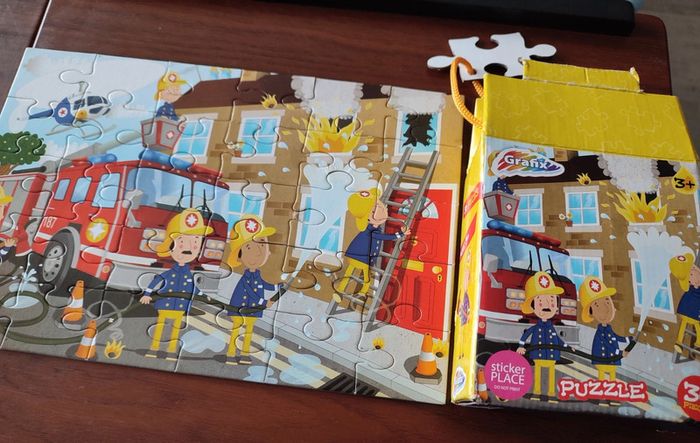 Petit puzzle thème pompier 30 pièces - Grafix