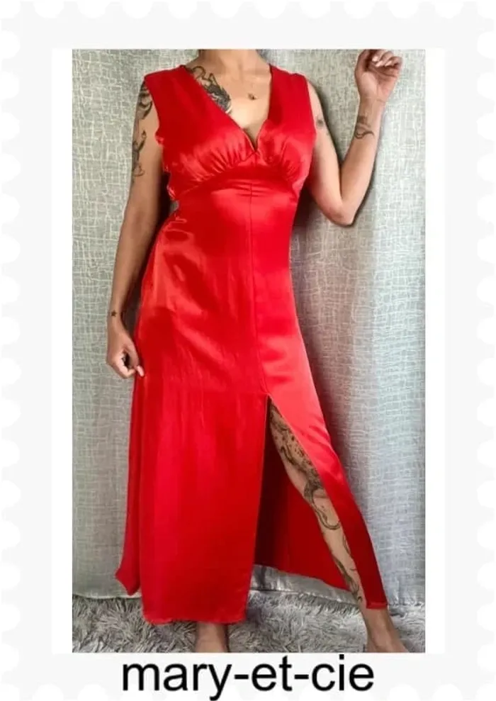 SOLDE Robe longue satinée fendue - Zara - taille M - neuf avec étiquette - photo numéro 2