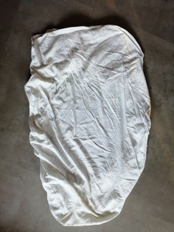 drap housse blanc pour lit barreaux