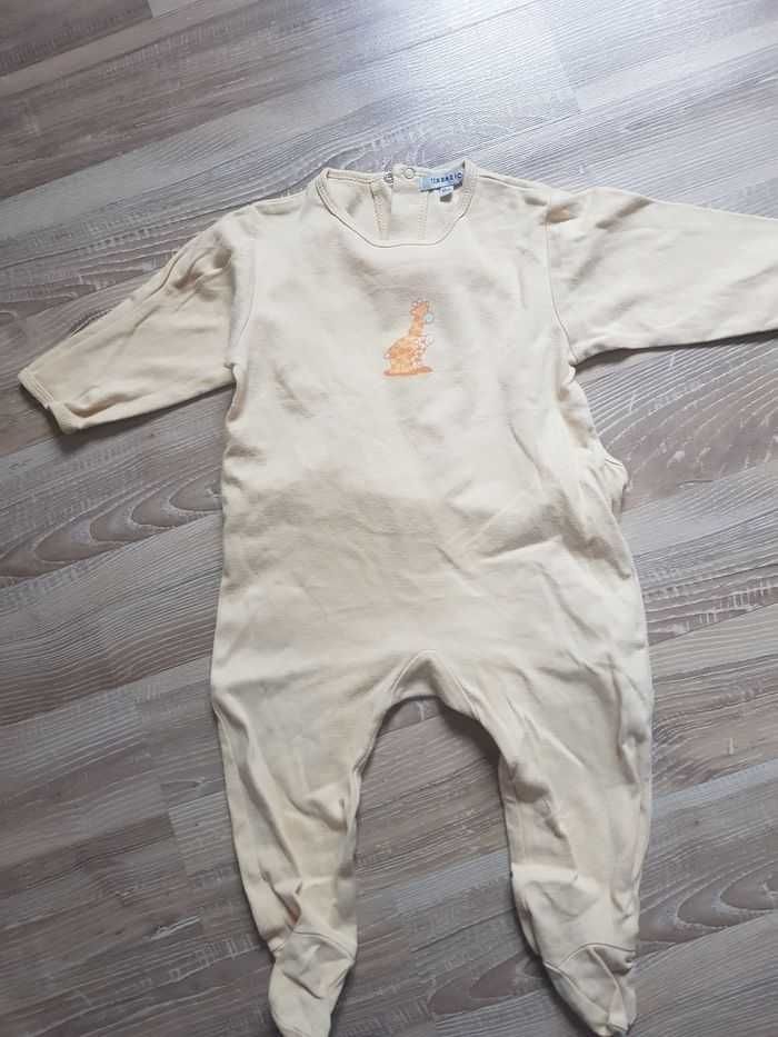 7 pyjamas 12 mois - photo numéro 9