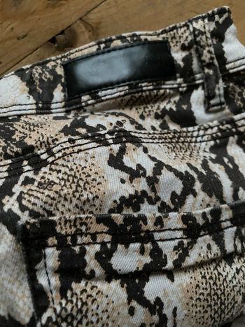 Jeans slim imprimé python 34 Jennyfer