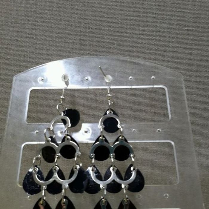 Boucles d'oreilles pendantes gris - photo numéro 5