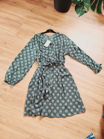 Magnifique robe verte motif paon