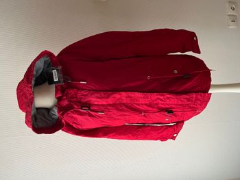 Veste, manteau, parka, coupe vent rouge taille XL