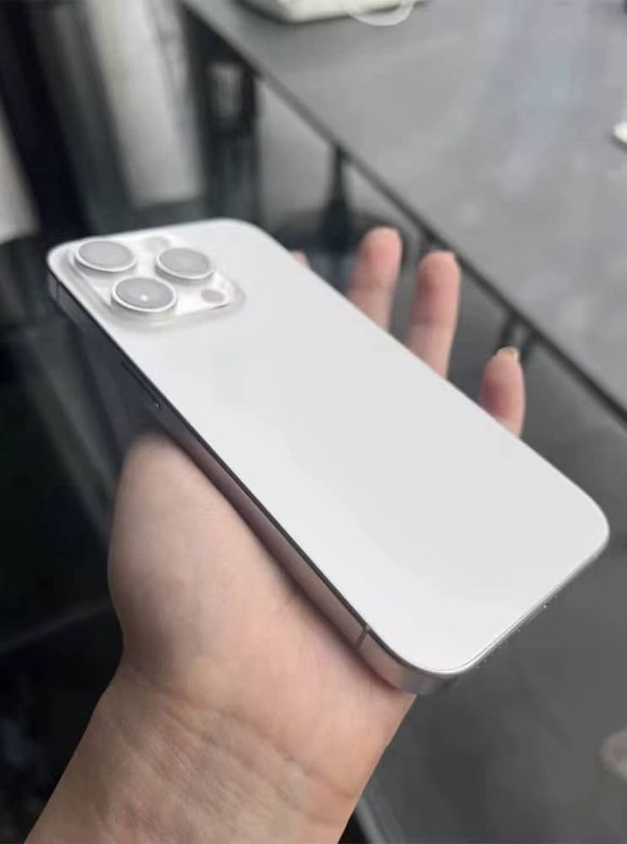 I P h o n e 15 pro Max - photo numéro 3