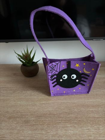 Sac en feutrine Halloween violet petite araignée enfant