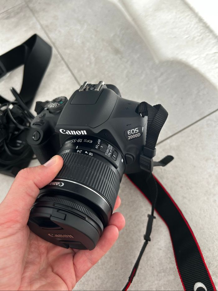 Canon 2000D
