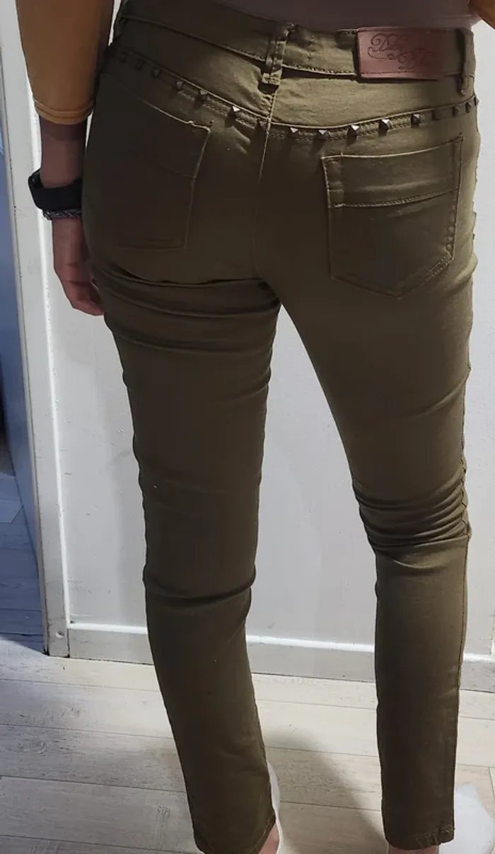 Pantalon slim kaki taille 40 à clous bronze - photo numéro 3