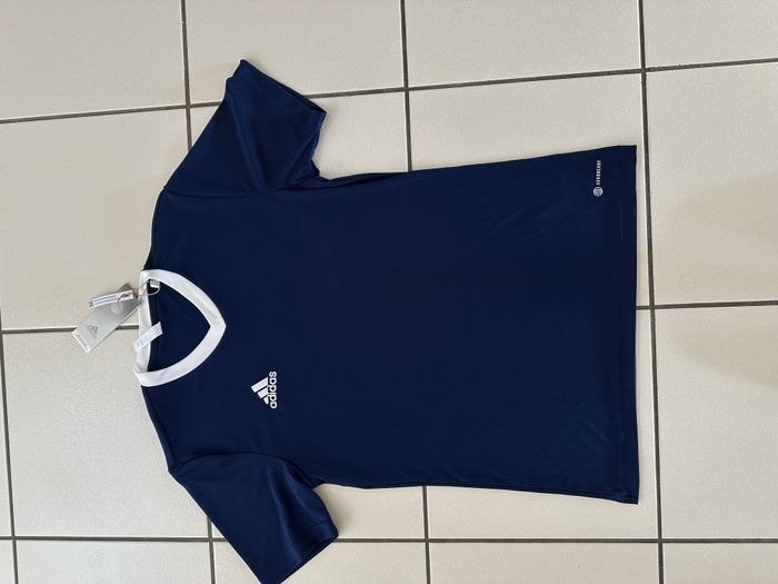 Tee shirt adidas taille 36 bleu et blanc NEUF avec étiquette - photo numéro 4
