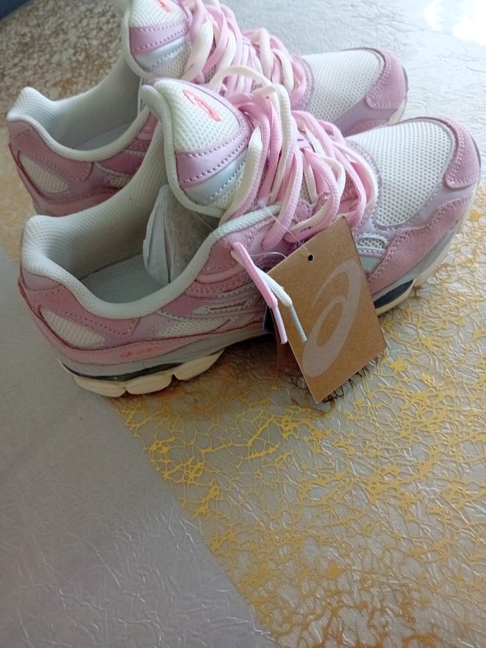 Chaussure asics gel nyc rose double lacet - photo numéro 2