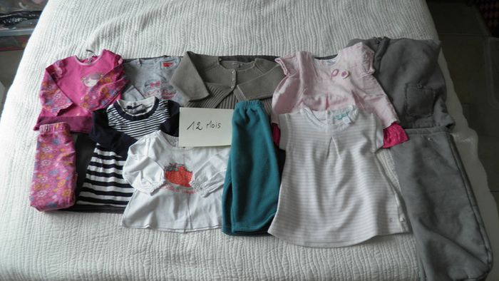 Lot de vêtements fille 12 mois