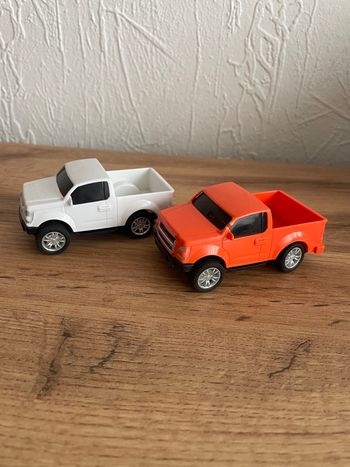 Lot de 2 petites voitures blanche & orange