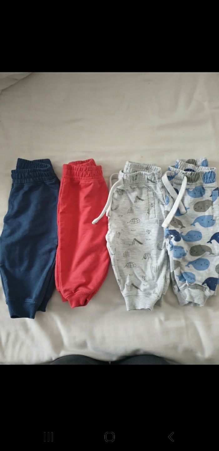 Lot 4 joggings 6 mois