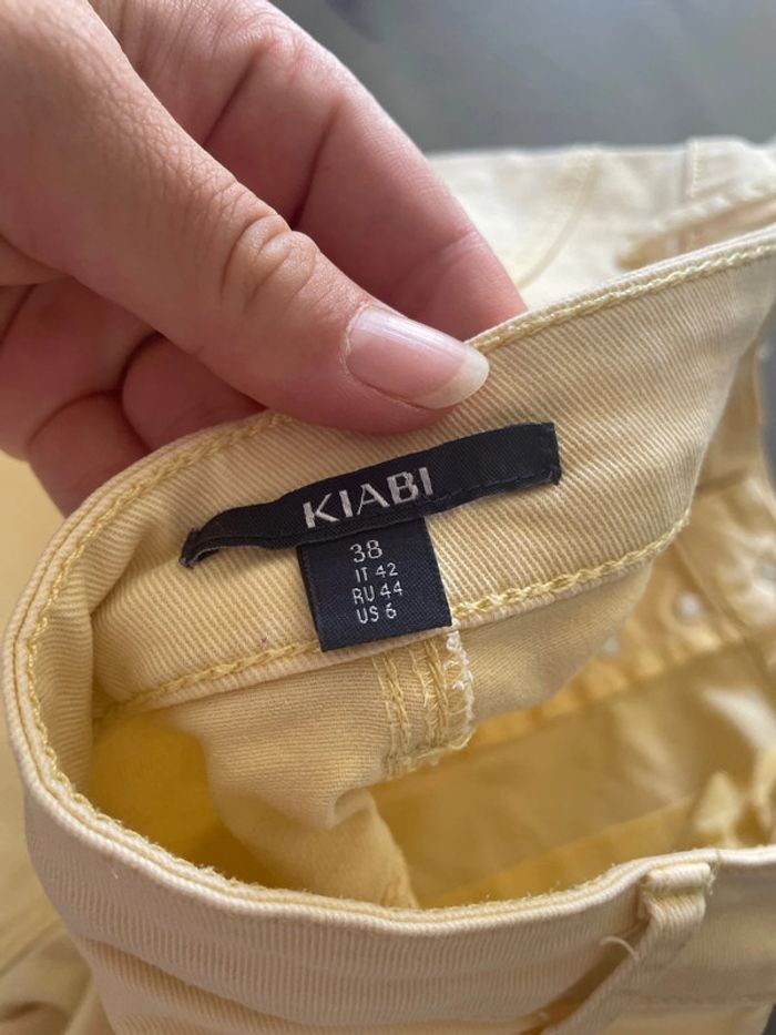Short Kiabi jaune clair - photo numéro 3
