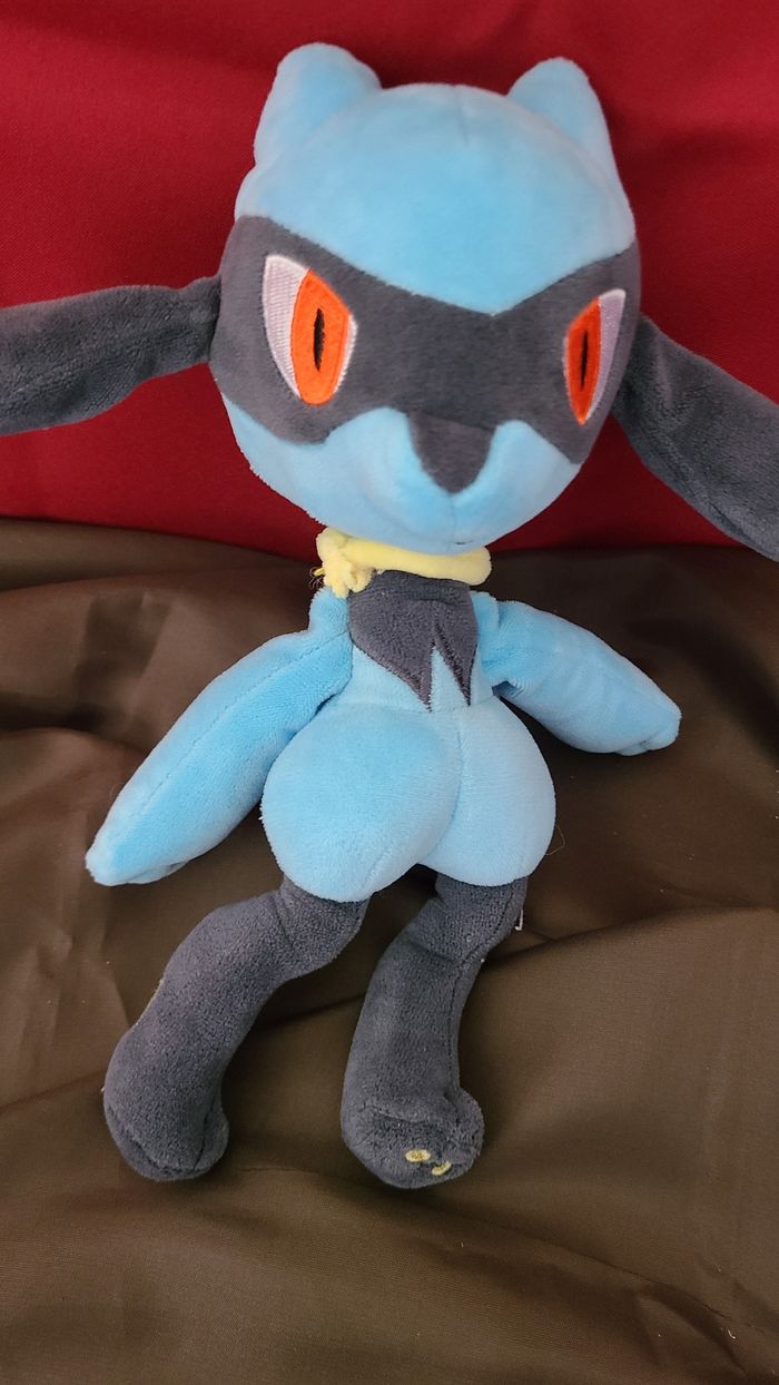 BANDAI Peluche Riolu 20 cm Pokémon - photo numéro 4