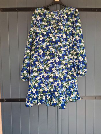 Robe noir courte fleurie