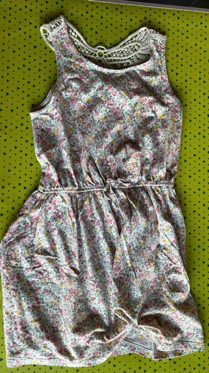 Lot vêtement fille été 6ans - photo numéro 4