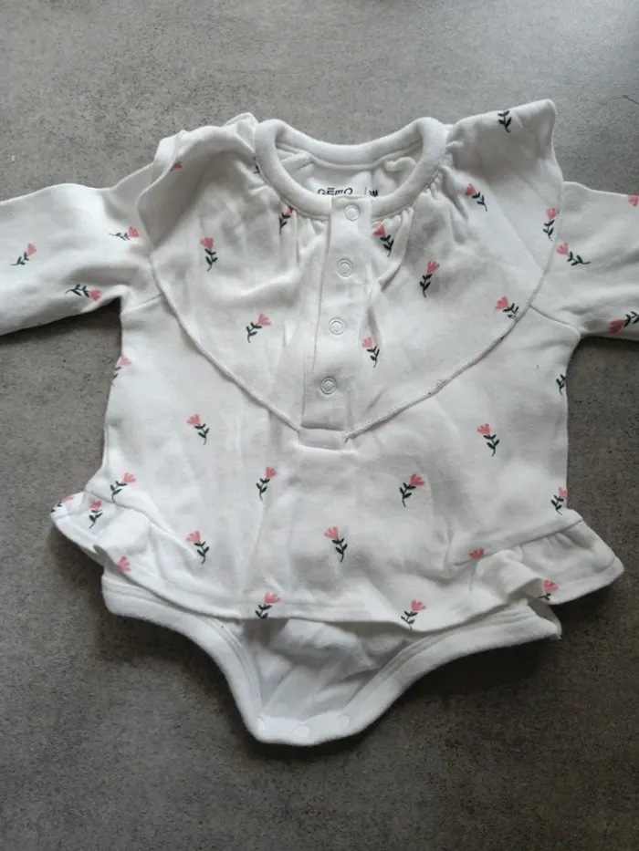 Body col chemise fleurs roses 3 mois Gémo