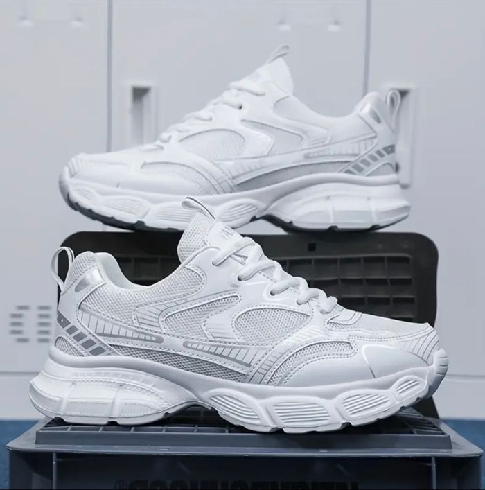 Basket blanche sport taille 43 neuf - photo numéro 2