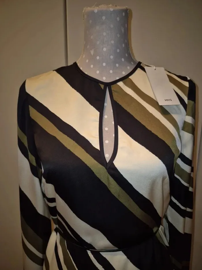 Robe mango seventies neuve - photo numéro 2