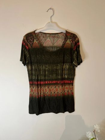 T-shirt à motifs kaki