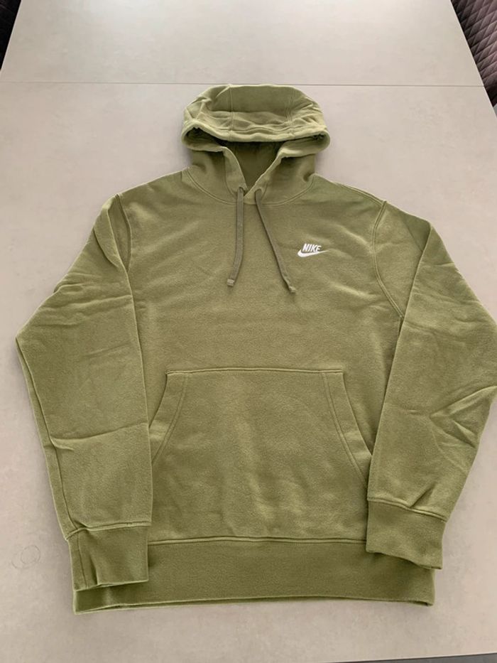 Sweat à capuche Nike taille S en parfait état comme neuf