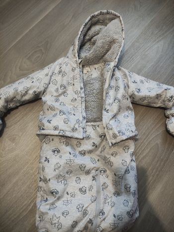 Très belle combinaison pilote mixte d'hiver bébé du pareil au même taille 9 mois en très bon état