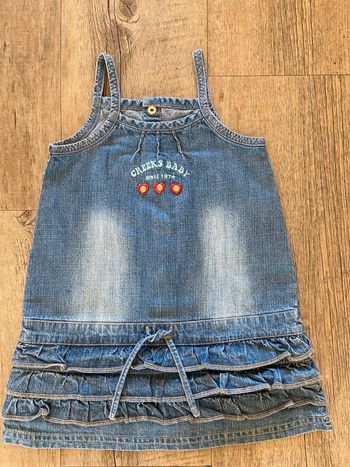 Robe en jean à bretelles creeks 12 mois 1 an très bon état