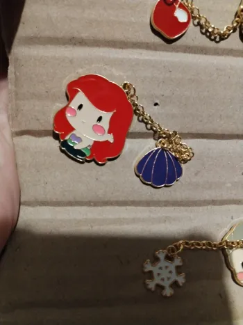 Pins Disney princesses